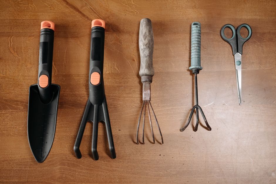 Motoculteur outils manuels